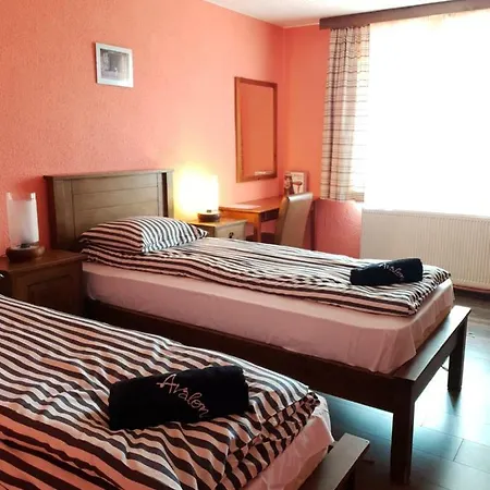 Avalon Hotel 2*